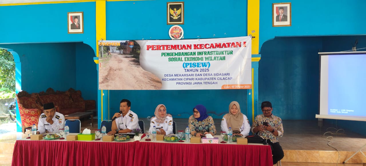 Pertemuan Teknis dan Peninjauan Lokasi Jalan Tamin di Desa Mekarsari Program Pengembangan Infrastruktur Sosial Ekonomi Wilayah (PISEW)