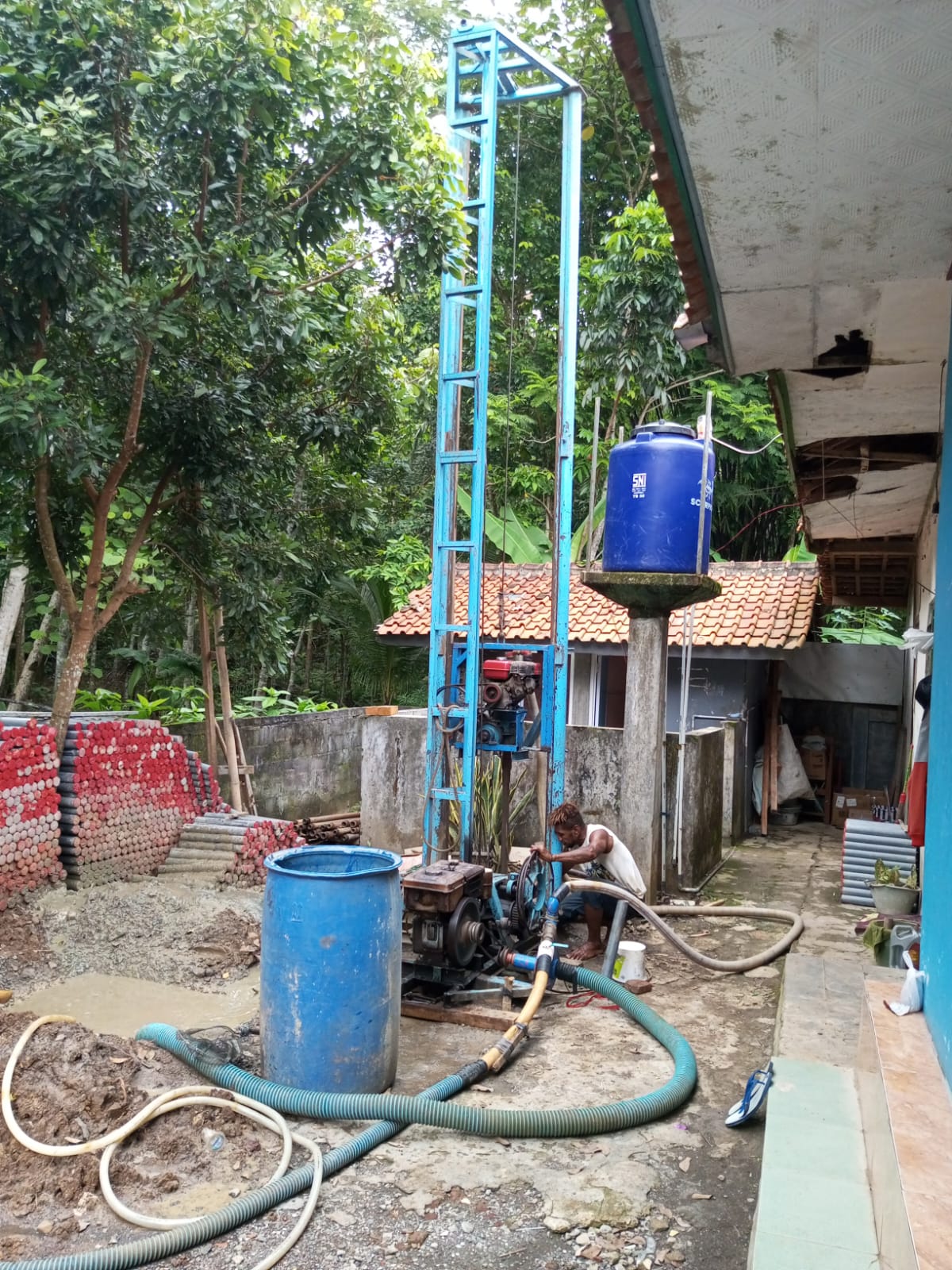 Terungkap! Proyek Sumur Bor di Desa Mekarsari, Solusi Baru Atasi Krisis Air?