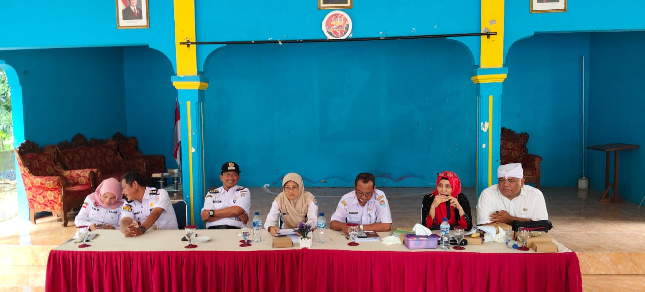 Pelaksanaan Monitoring, Evaluasi, dan Pembinaan Pemberdayaan Masyarakat dan Desa Dispermades Kabupaten Cilacap di Desa Mekarsari